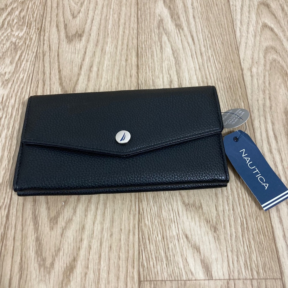Nautica V Flap Clutch Womens OS Black New RFID Two Timer Pebble C72522/P08